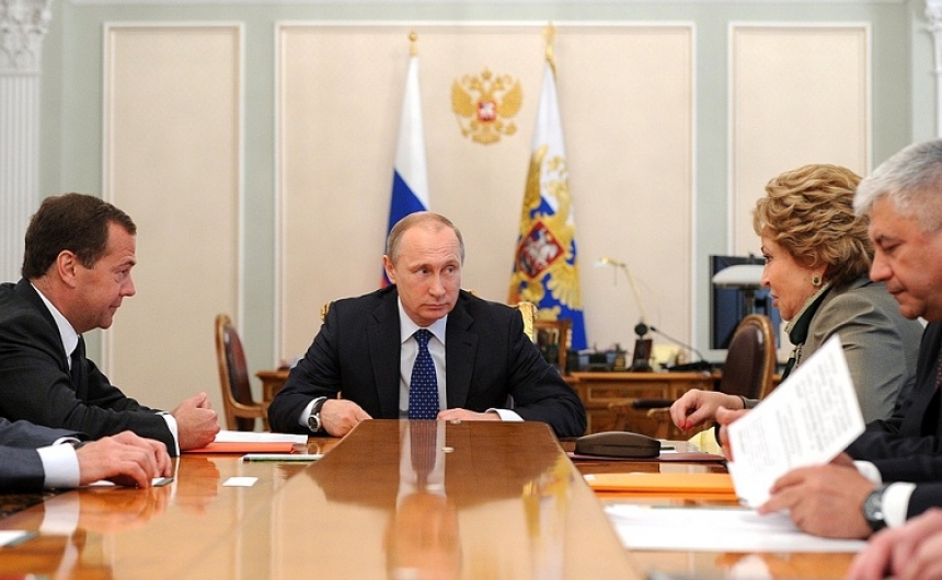 Владимир Путин обговорил с Совбезом РФ итоги «нормандской четвёрки» Владимир Путин обговорил с Совбезом РФ итоги «нормандской четвёрки»