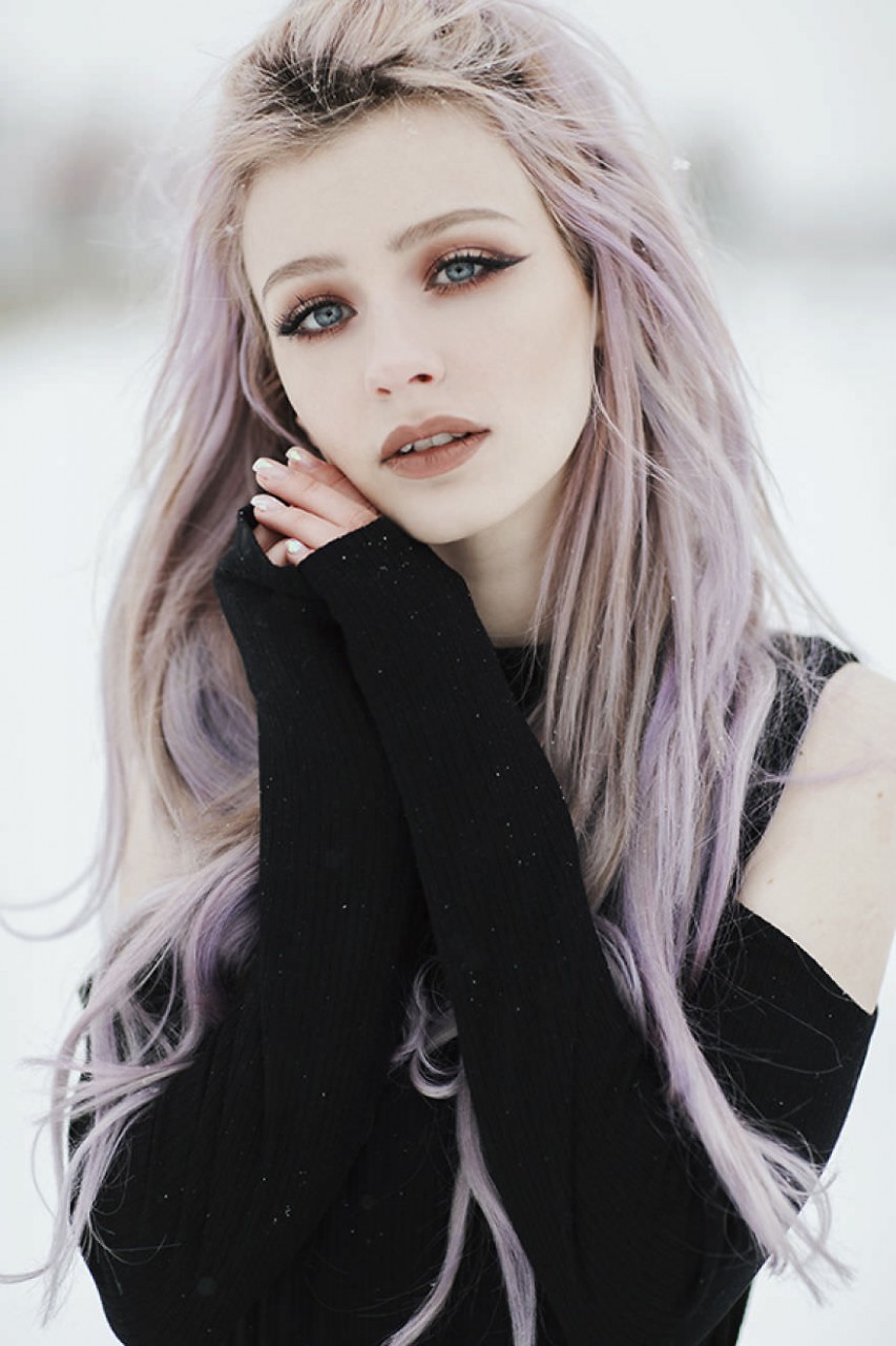 Photographer-inspired-by-a-blue-eyes-models-58974c3350c1c__880