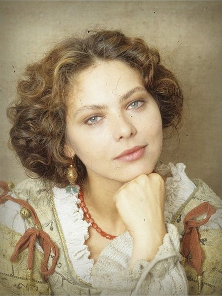 Орнелла Мути на съемках фильма «Путешествие капитана Фракасса» 1990-го года. Орнелла Мути на съемках фильма «Путешествие капитана Фракасса» 1990-го года.