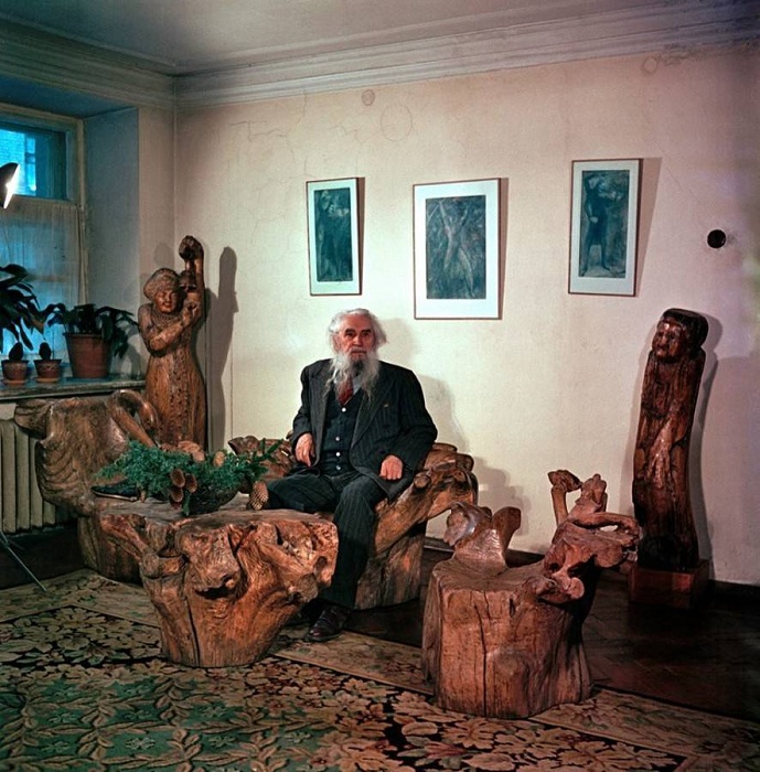 Сергей Коненков среди своих работ. Жена, влюблённая в Эйнштейна, корабль от Сталина и другие странности судьбы «русского Родена» Сергея Коненкова
