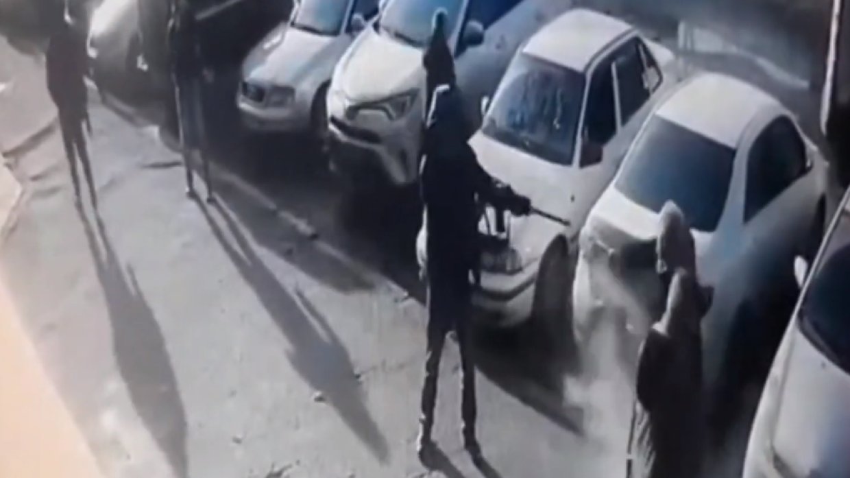 Расстрел супругов возле здания суда в Николаеве попал на видео