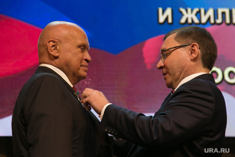 Российским министрам вместо премий рекомендовали публично хвалить подчиненных