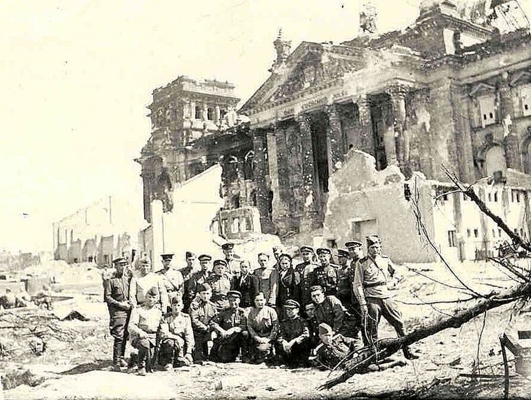 Мультатули Петр: В тот день когда взяли Берлин и фотографии Берлина 1945 Мультатули Петр: В тот день когда взяли Берлин и фотографии Берлина 1945