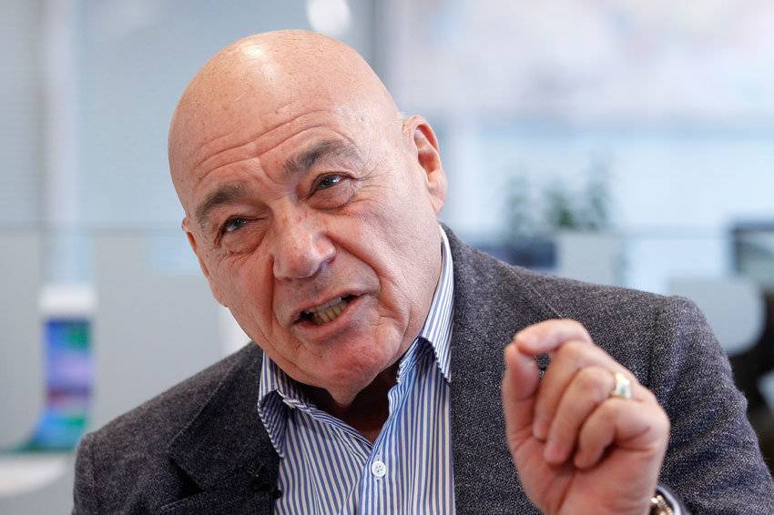 Познер признался, почему часто критикует Россию Познер признался, почему часто критикует Россию