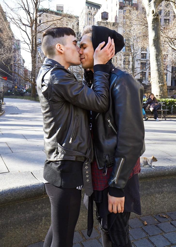 Мы встретились благодаря Интернету LoveOnline06 Мы встретились благодаря Интернету