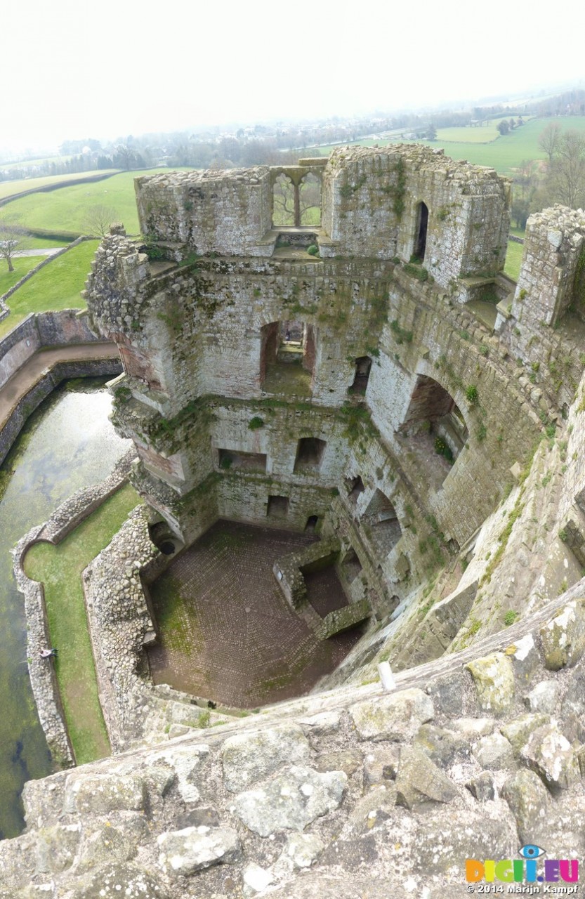 Замки Англии: Раглан (Raglan Castle)