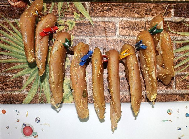 Непривычное использование куриного мяса: Вяленые куриные грудки Непривычное использование куриного мяса: Вяленые куриные грудки