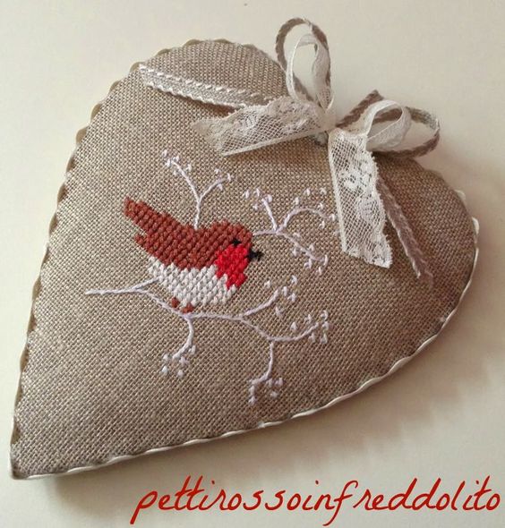 Nice finish on this heart ornament - inspiration from http://pettirossoinfreddolito.blogspot.it: