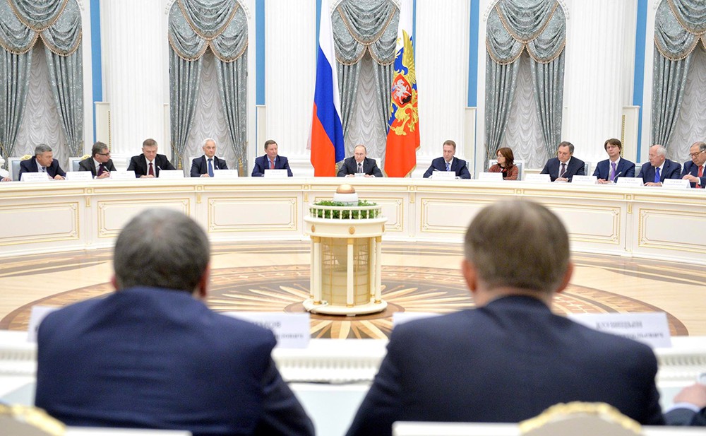 Как Путин разбирался с "семибанкирщиной" Как Путин разбирался с "семибанкирщиной"