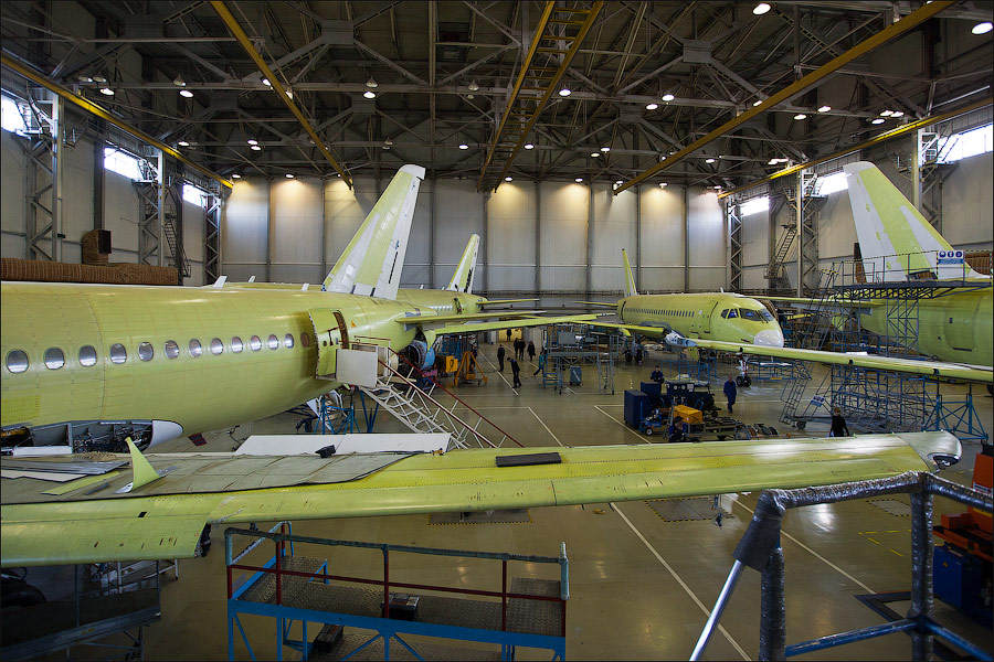 Сборка самолетов Sukhoi Superjet. Архивное фото В Хабаровском крае вдвое вырастет производство "Суперджетов"