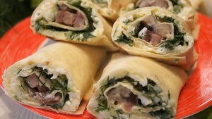 Фото к рецепту: Быстрая походная ЗАКУСКА в лаваше. Вкусно, Просто и Недорого! Фото к рецепту: Быстрая походная ЗАКУСКА в лаваше. Вкусно, Просто и Недорого!