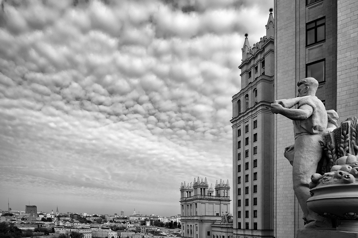 Архитектурные шедевры сталинского ампира в деталях (ФОТО)