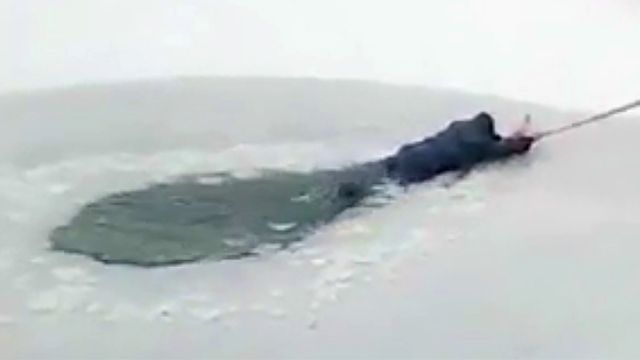 В Кирове из-подо льда спасли нерадивого рыбака