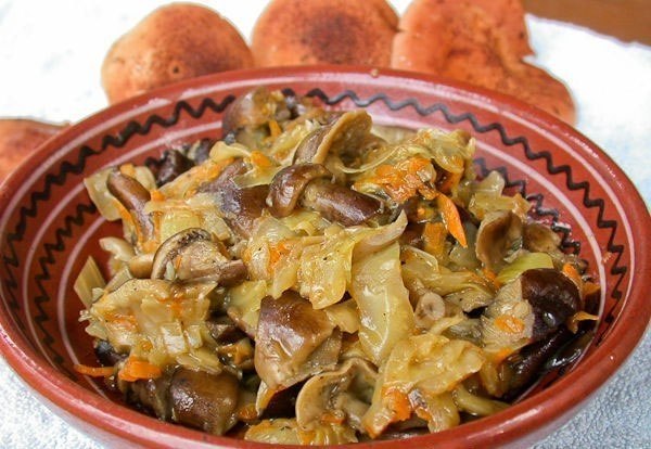 Рагу капустное с грибами