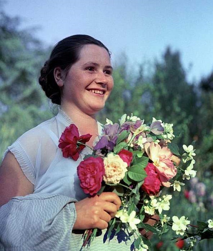Эта мудрая женщина смогла стать надежным тылом для Юрия Гагарина. Вот как она выглядит сейчас… Эта мудрая женщина смогла стать надежным тылом для Юрия Гагарина. Вот как она выглядит сейчас…