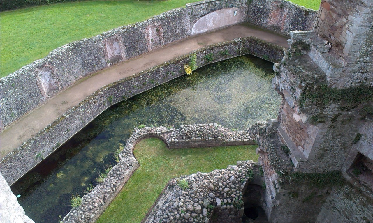 Замки Англии: Раглан (Raglan Castle)