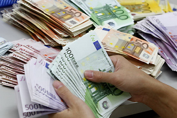 Санкции против России стоили ЕС 17,6 млрд евро и 400 тыс. рабочих мест Санкции против России стоили ЕС 17,6 млрд евро и 400 тыс. рабочих мест