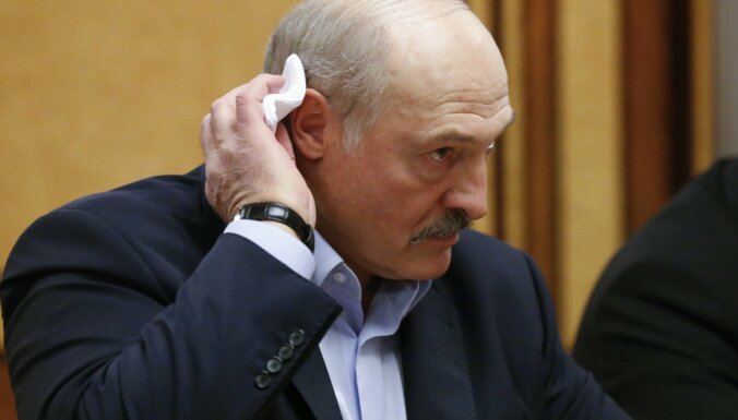 Лукашенко велел чиновникам "прошерстить пузатых буржуев"