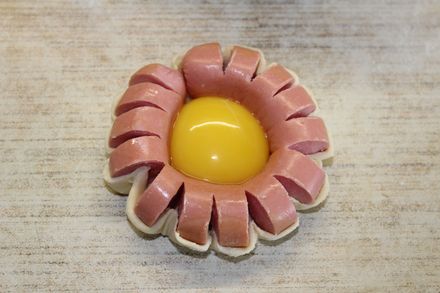 Оригинальная яичница с сосиской для детей. Этап: 5