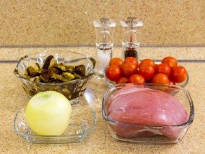 Индейка с белыми грибами, запеченная в горшочке. Ингредиенты