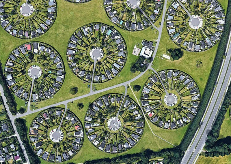 Зачем в Дании построили странный район в виде кругов, в которые заключены дома