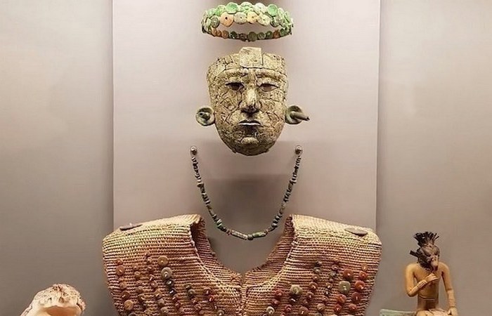 3043090