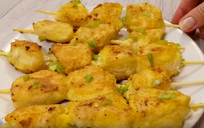 Аппетитные куриные шашлычки, маринованные в кефире. Аппетитные куриные шашлычки, маринованные в кефире.