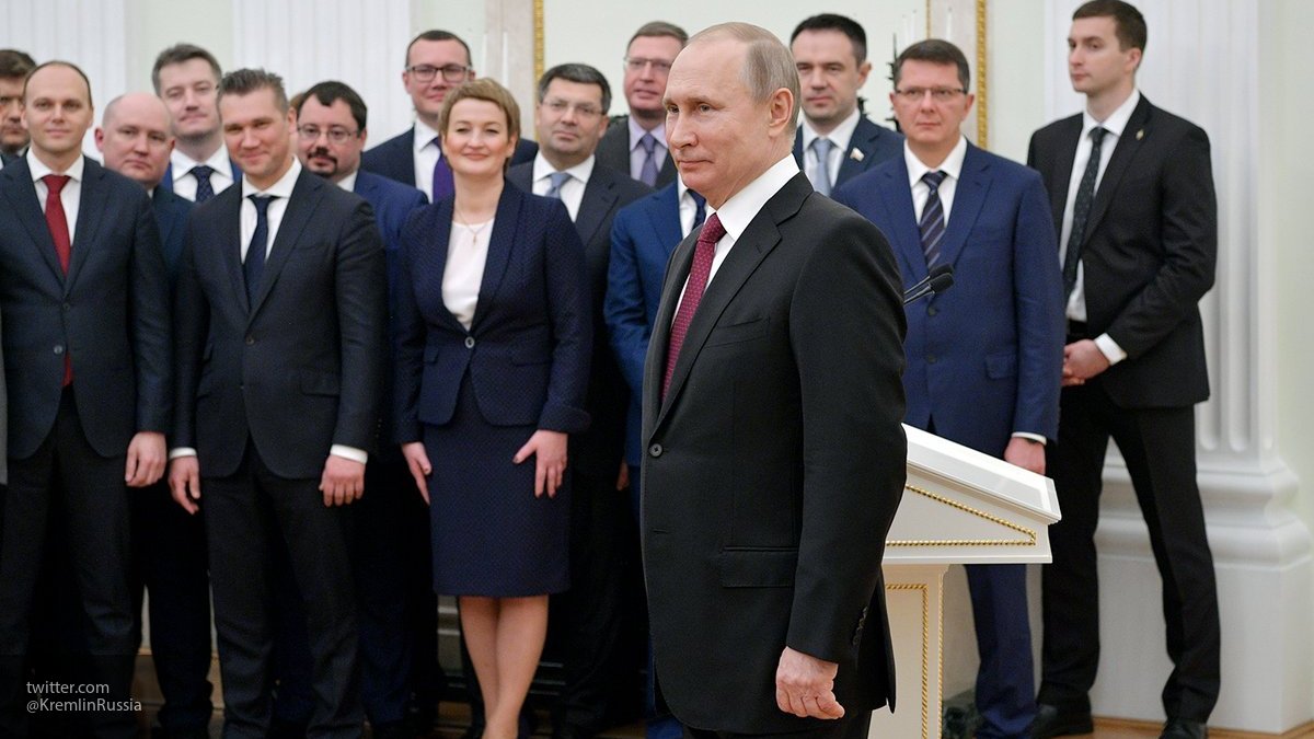 Путин: ведущие вузы РФ должны повышать профессиональный уровень преподавателей