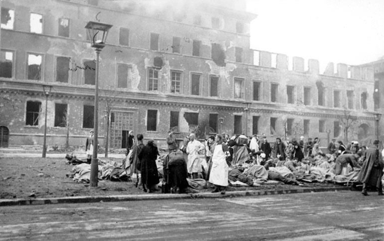 Мультатули Петр: В тот день когда взяли Берлин и фотографии Берлина 1945 Мультатули Петр: В тот день когда взяли Берлин и фотографии Берлина 1945