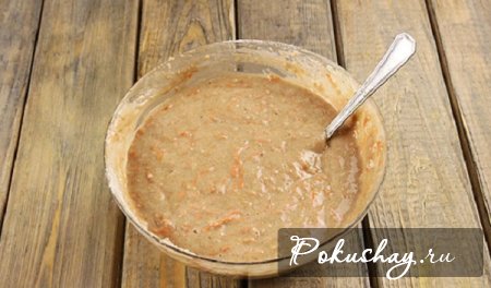 Смешать муку, корицу и разрыхлитель Смешать муку, корицу и разрыхлитель