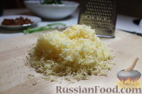 Фото приготовления рецепта: Запеканка из спагетти, со шпинатом и ветчиной - шаг №7