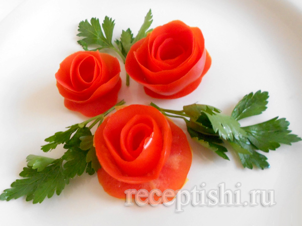 Украшение салата - розы из помидоров