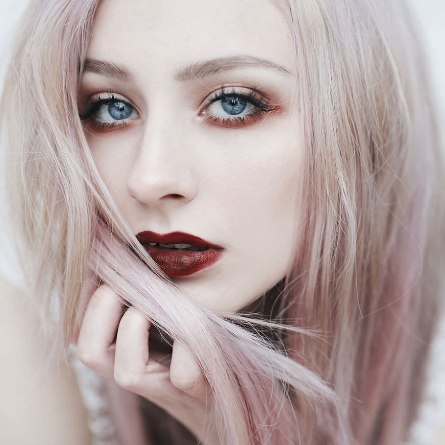 Photographer-inspired-by-a-blue-eyes-models-58974c15b1b66__880