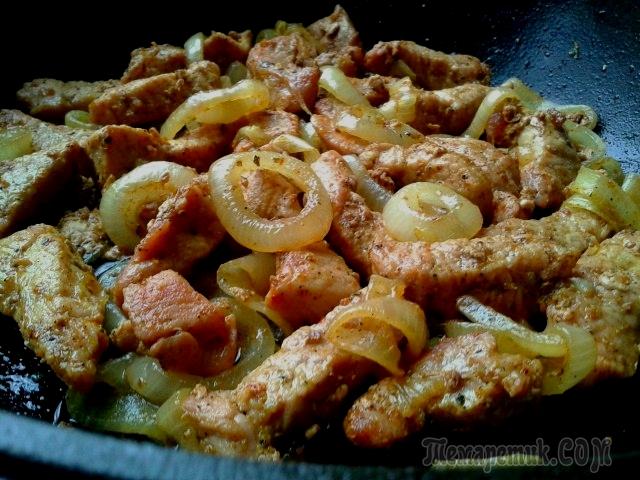 ЖАРЕНАЯ СВИНИНА С ЛУКОМ. ЖАРЕНАЯ СВИНИНА С ЛУКОМ.