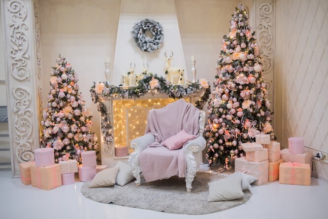 Розовый декор новогодней елки — для тех, кто любит выделяться