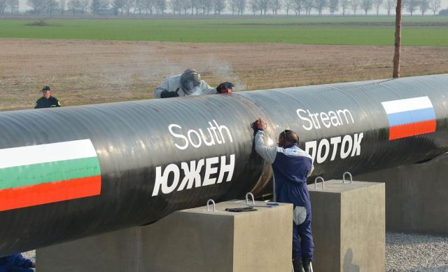 Игра на слабости: душить в объятьях Эрдогана следует без восторгов Игра на слабости: душить в объятьях Эрдогана следует без восторгов