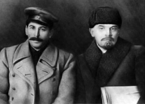 Сталин вышел на первое место в списке самых великих людей человечества Сталин вышел на первое место в списке самых великих людей человечества