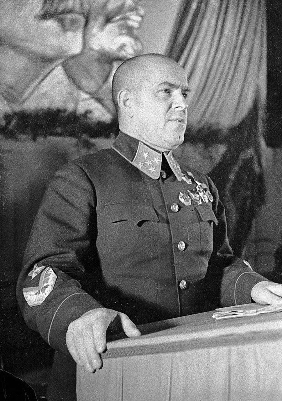 «Командование советских войск», ч.1. Жуков Георгий Константинович (1896—1974) «Командование советских войск», ч.1. Жуков Георгий Константинович (1896—1974)