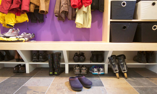 Проблема грязной обуви. Как организовать хранение обуви — идеи и варианты. Фото с сайта NewPix.ru