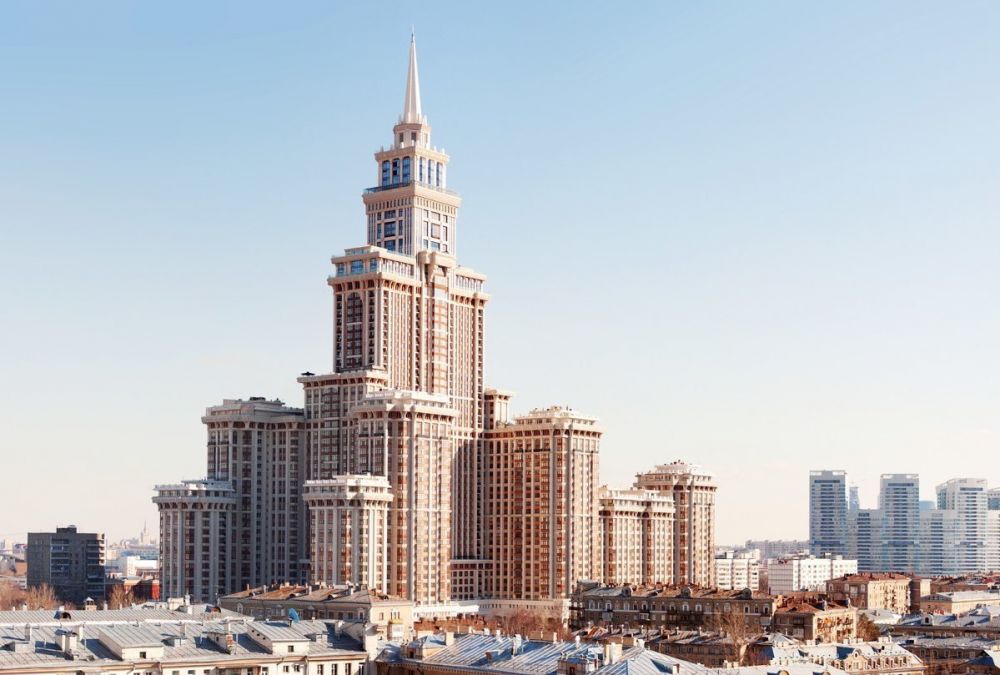 7 привычных нам зданий, которые построил Лужков