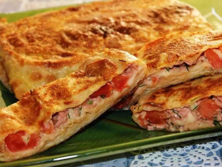 ЗАКУСОЧНЫЙ ДЕНЬ. Жареный лаваш с начинкой ЗАКУСОЧНЫЙ ДЕНЬ. Жареный лаваш с начинкой