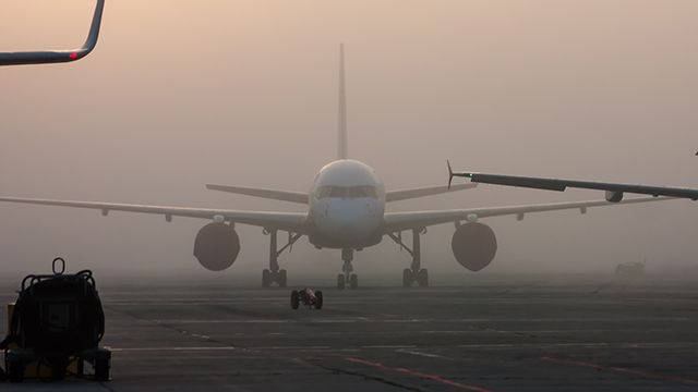 Самолет вынужденно сел в Новосибирске из-за заболевшего пассажира