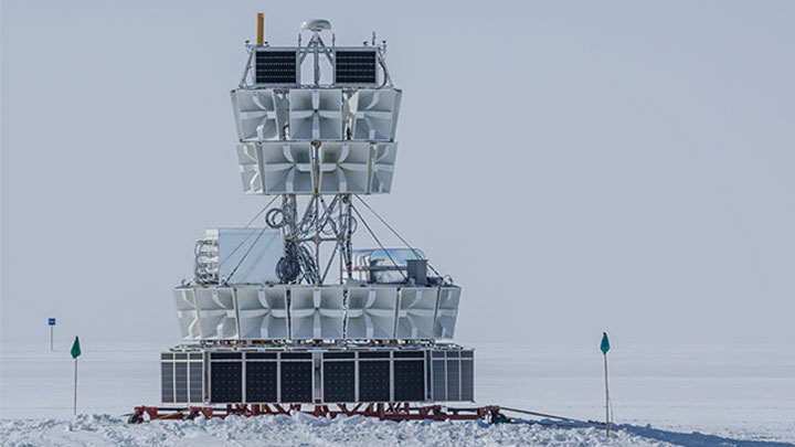 СМИ: NASA обнаружило в Антарктиде частицы из параллельной Вселенной
