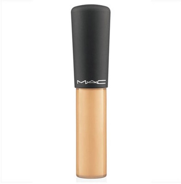 Мой фаворит - консилер MAC mineralize concealer, оттенок подберет консультант