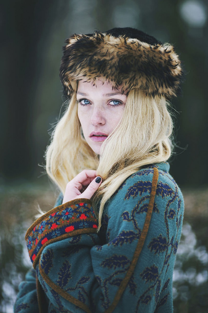 Photographer-inspired-by-a-blue-eyes-models-58974c2a794ef__880