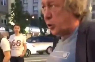 Еще недавно все посмеивались, как пьяный Ефремов выходил на сцену, а теперь его распущенность сломала жизнь водителю грузовика