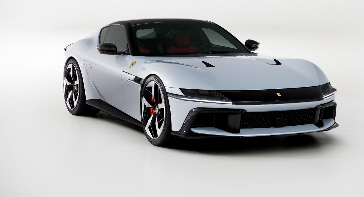 Ferrari представила новый спорткар почти за $500 000 Ferrari представила новый спорткар почти за $500 000