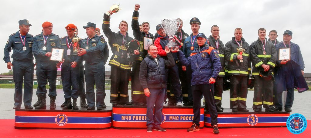 Пожарная команда Департамента ГОЧСиПБ стали победителями открытого Чемпиона Москвы по боевому развертыванию. Фото Департамента ГОЧСиПБ г.Москвы