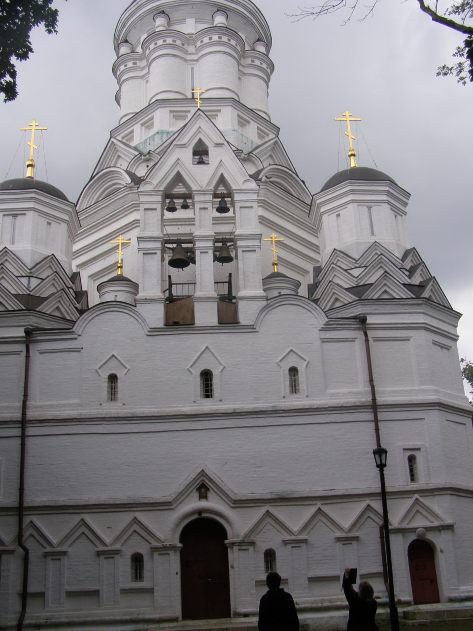 Прогулки по Коломенскому. Храм Усекновения главы Иоанна Предтечи. Голосов овраг. Прогулки по Коломенскому. Храм Усекновения главы Иоанна Предтечи. Голосов овраг.