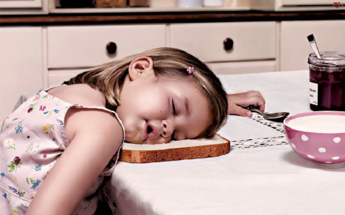 kids-sleeping-positions-2